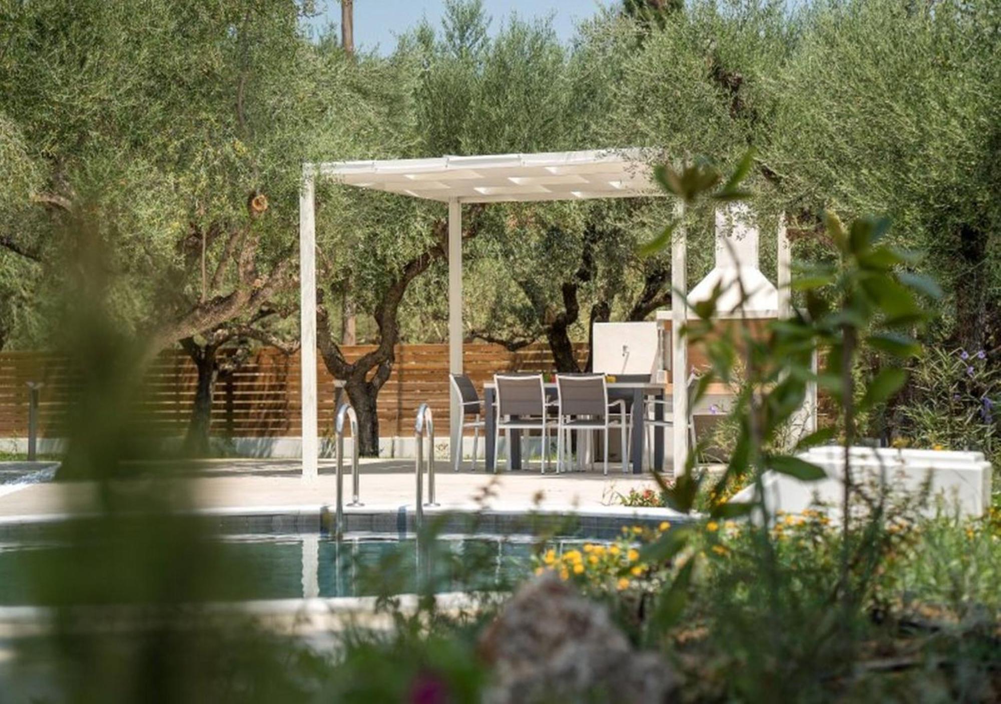 Villa With Private Pool In Pefkohori Exterior photo