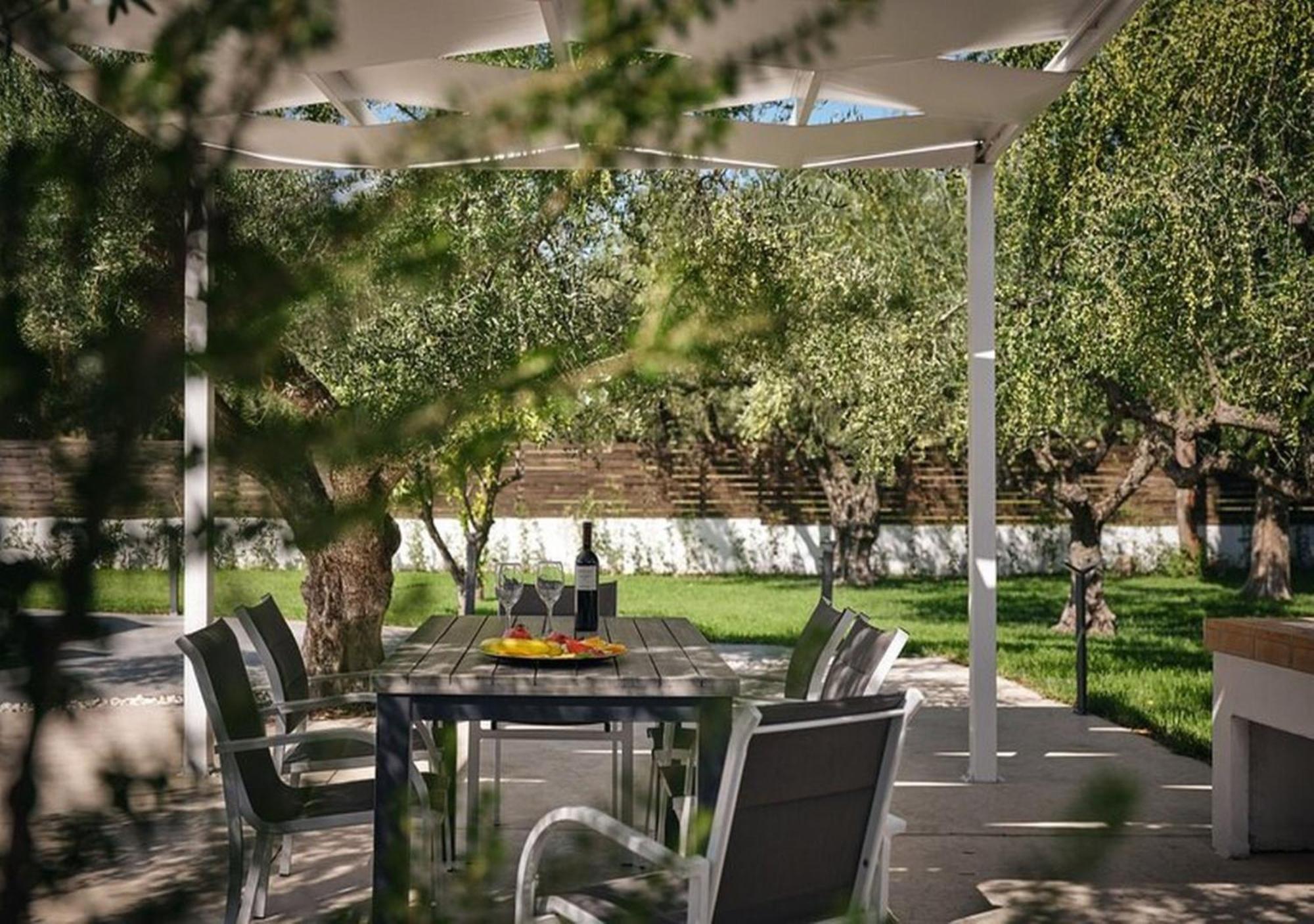 Villa With Private Pool In Pefkohori Exterior photo