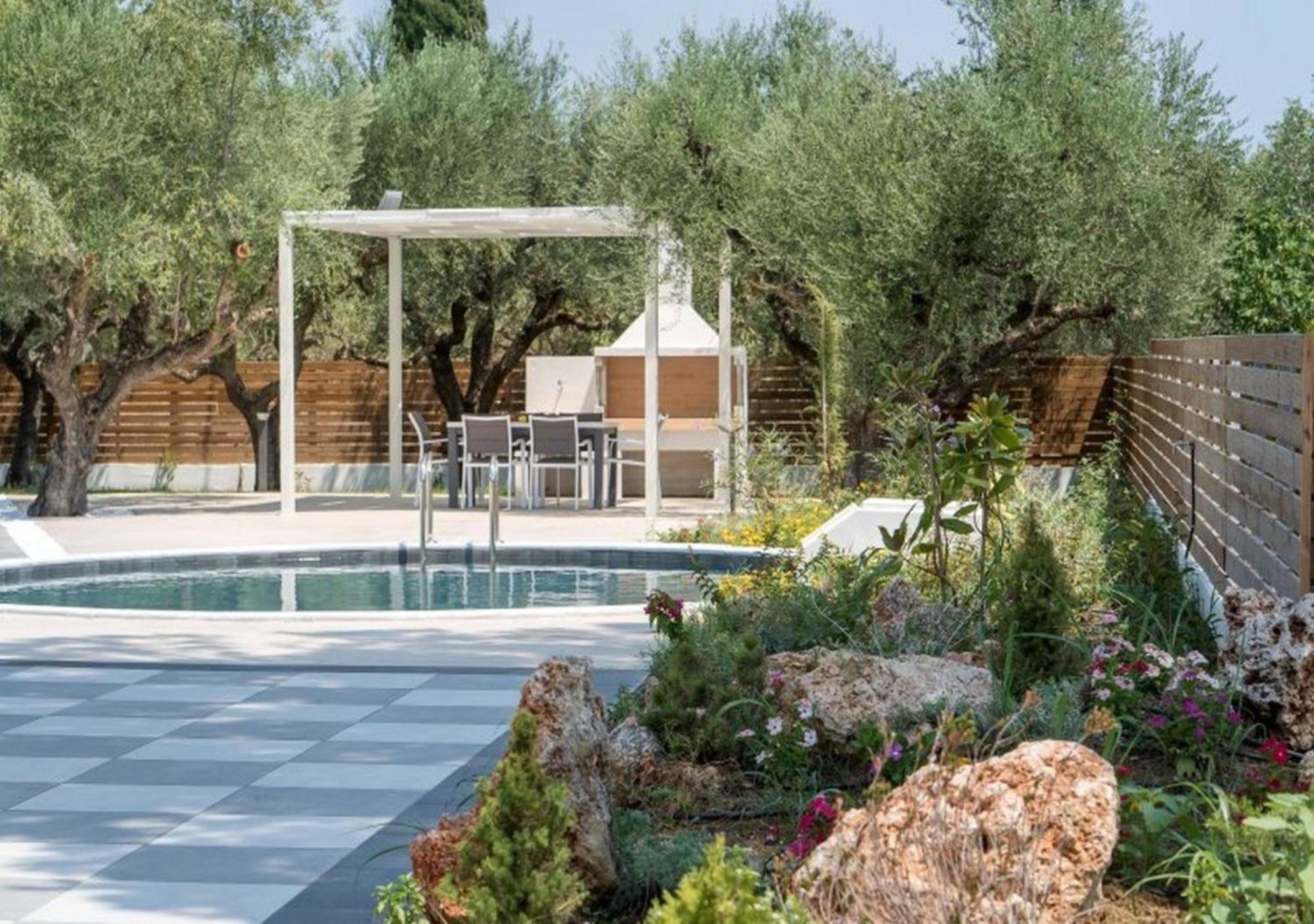 Villa With Private Pool In Pefkohori Exterior photo